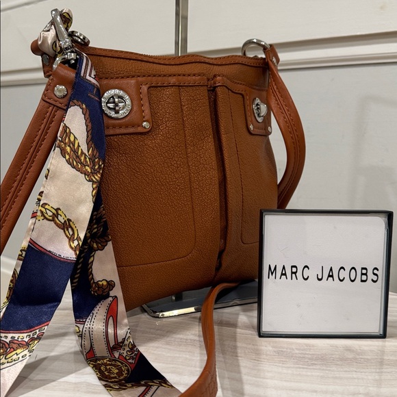 Marc Jacobs Handbags - Marc Jacobs Bag Totally Turnlock Brown Leather Crossbody